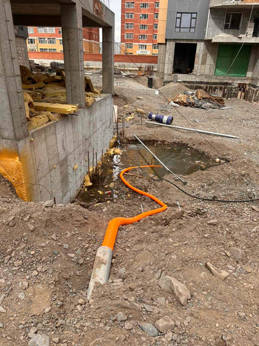 Техникийн бохирдолтой хөрсний усаа Дунд гол руу шавхжээ